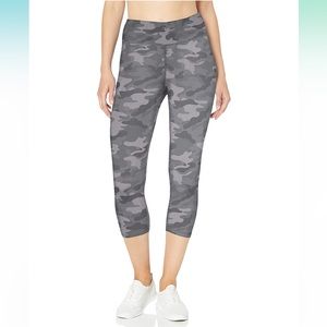 Danskin Women's All Over Printed Capri Legging-Small